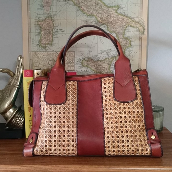 HP!!! 🎉Fossil cane wicker Vintage Reissue bag - Picture 4 of 10